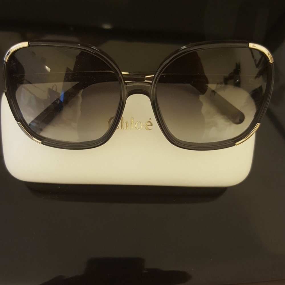 Sunglassea
